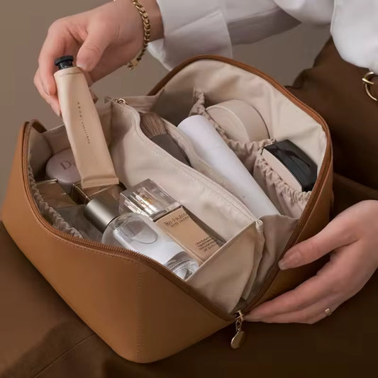 Luxus Reise-Kosmetiktasche – Großes Make-up Organizer aus veganem Leder | Beige