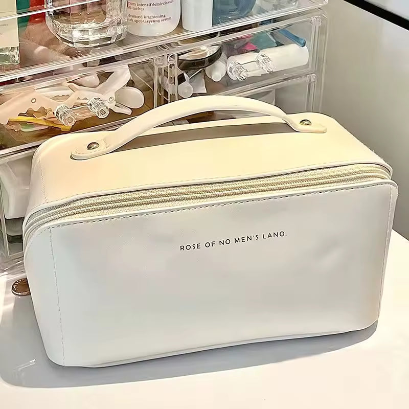 Luxus Reise-Kosmetiktasche – Großes Make-up Organizer aus veganem Leder | Beige