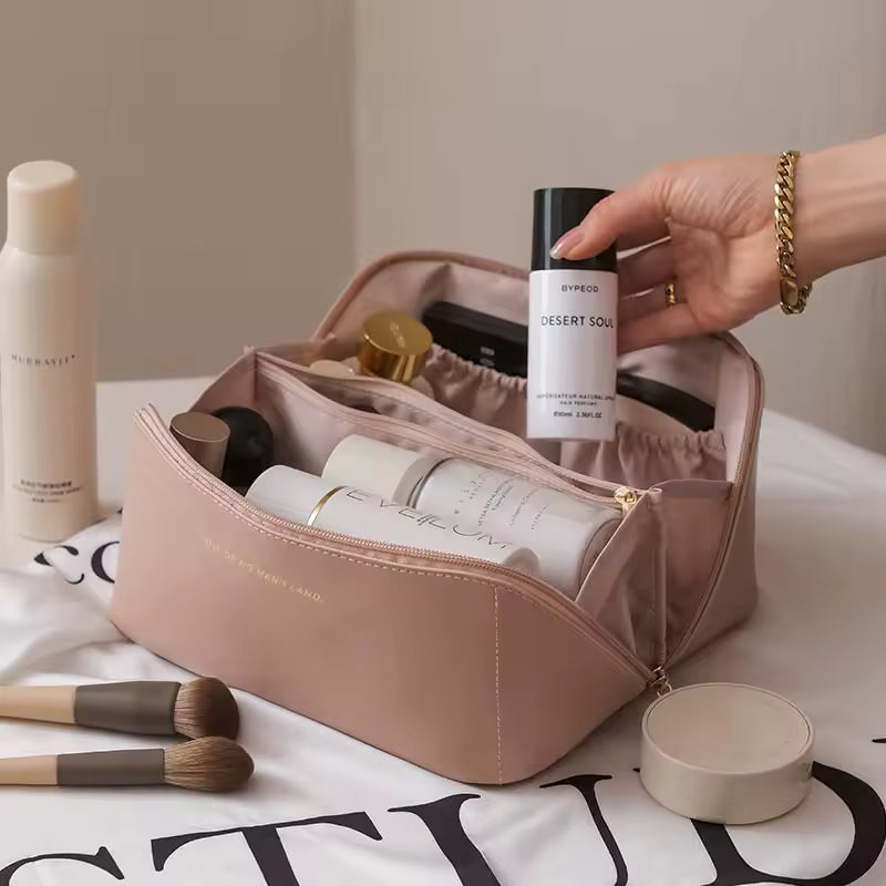 Luxus Reise-Kosmetiktasche – Großes Make-up Organizer aus veganem Leder | Beige