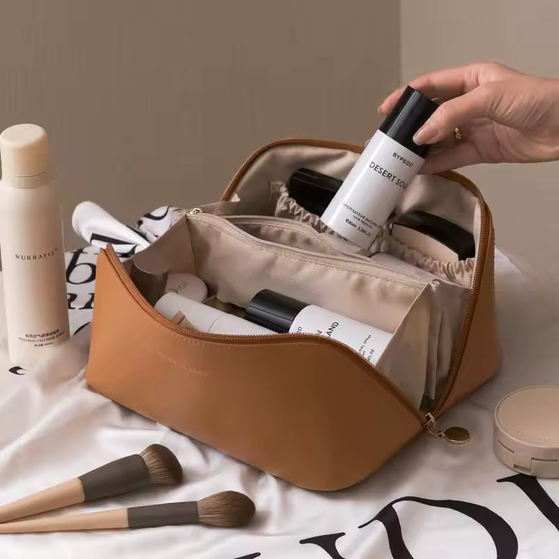 Luxus Reise-Kosmetiktasche – Großes Make-up Organizer aus veganem Leder | Beige